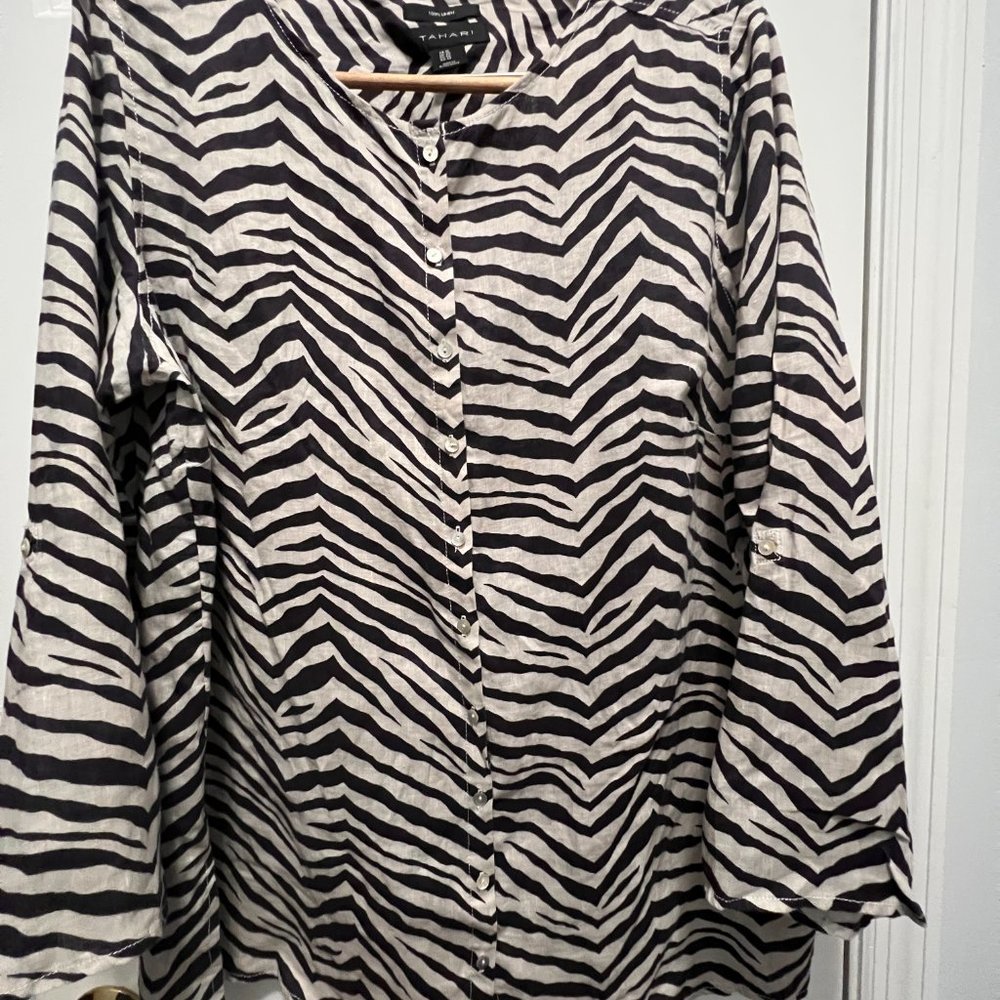 Tahari Size 1x 100% Linen Zebra Print Button Down… - image 3